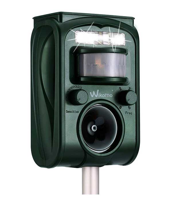 Best Ultrasonic Dog Repeller (June 2023) STUNNING Reviews + Byer's Guide